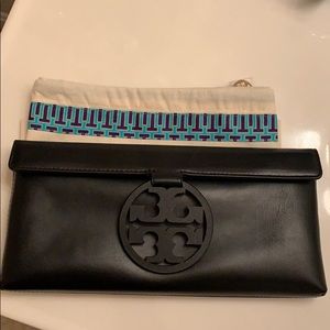 Tory Burch Miller Clutch- black